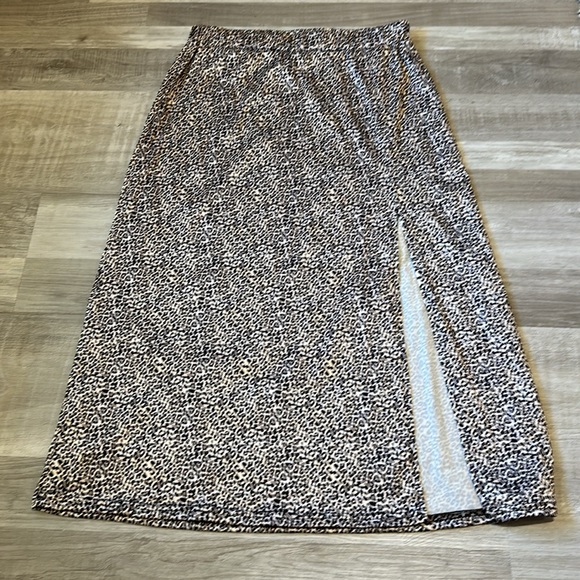 Leopard Skirt - Picture 2 of 4